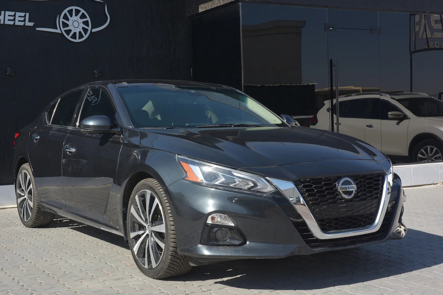 2019 Nissan Altima Platinum - Fast Wheel
