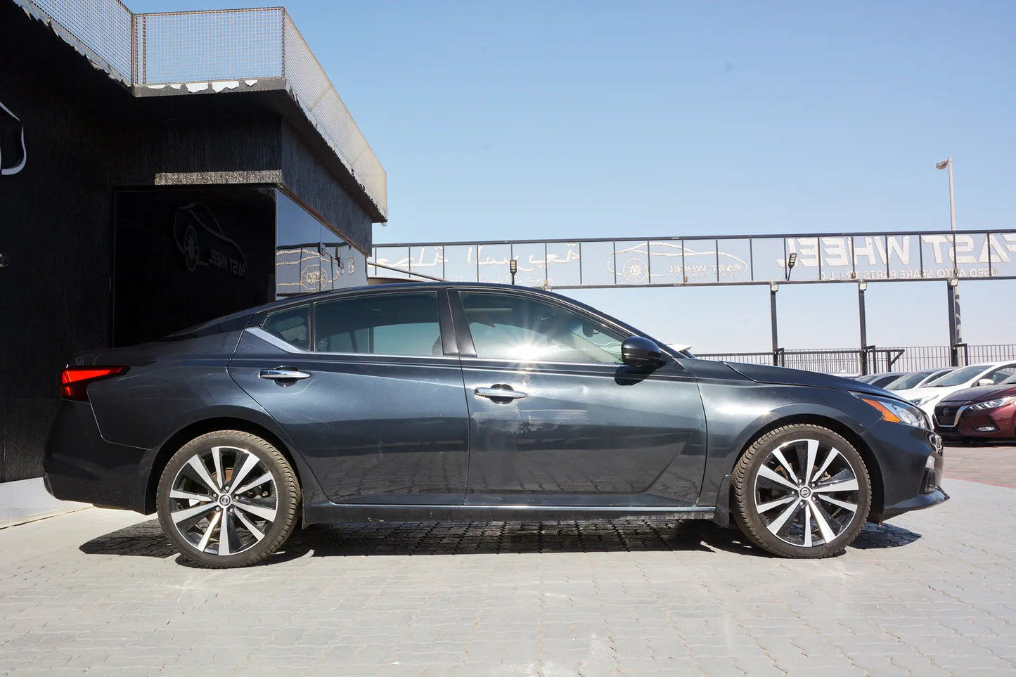 2019 Nissan Altima Platinum - Fast Wheel