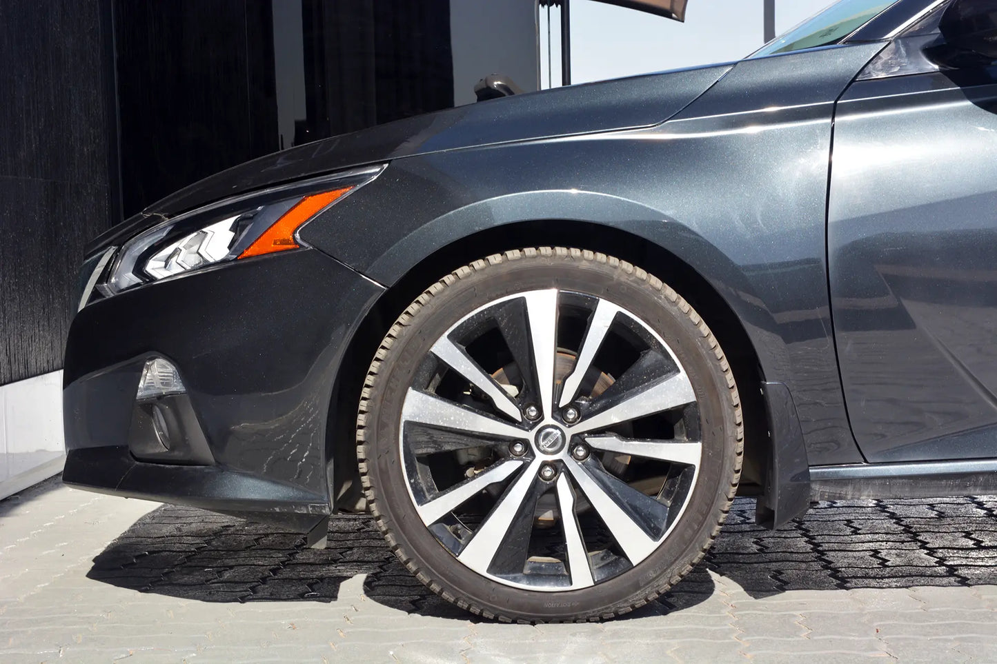 2019 Nissan Altima Platinum - Fast Wheel