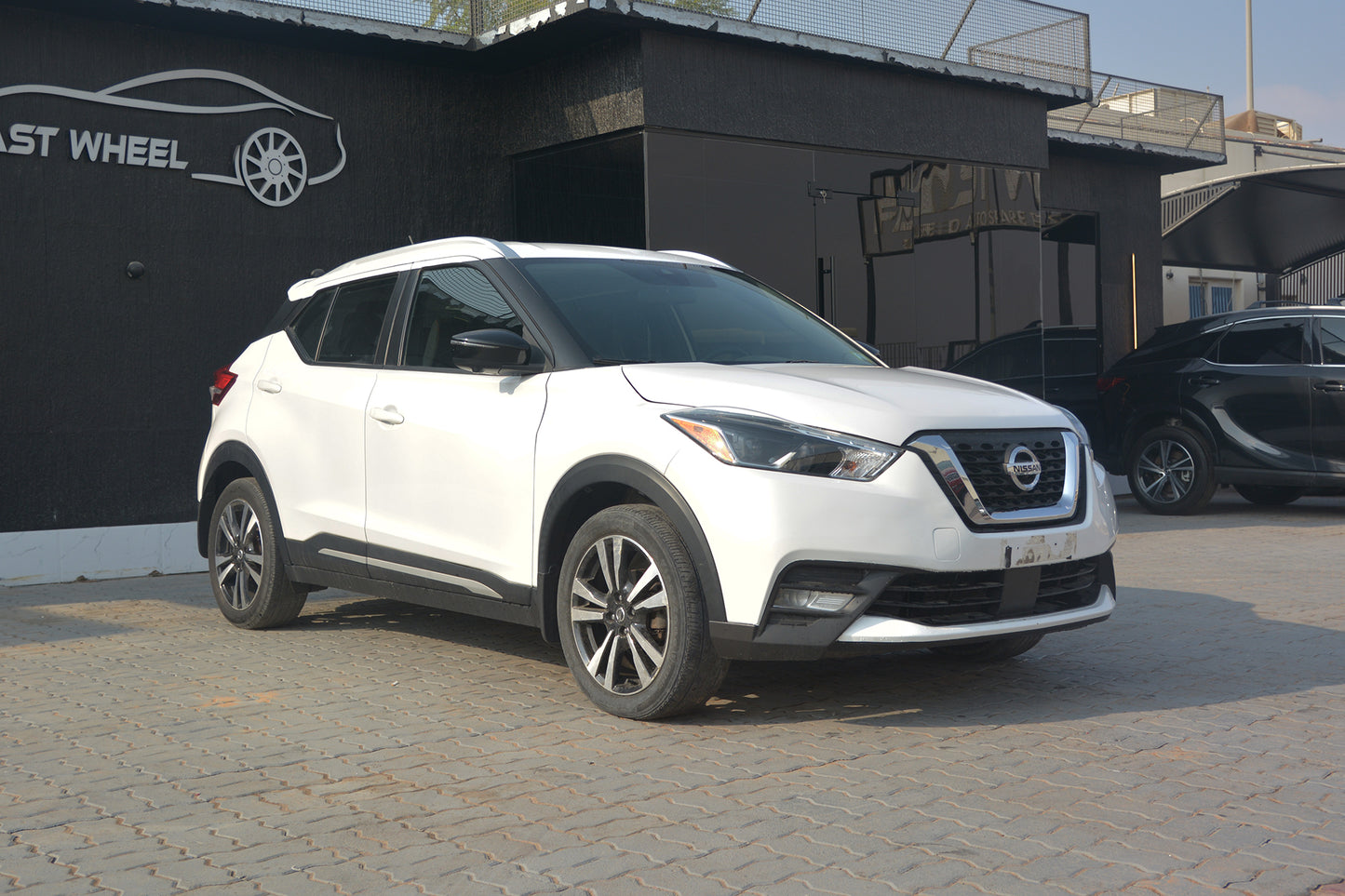 2020 Nissan Kicks SR - Fast Wheel