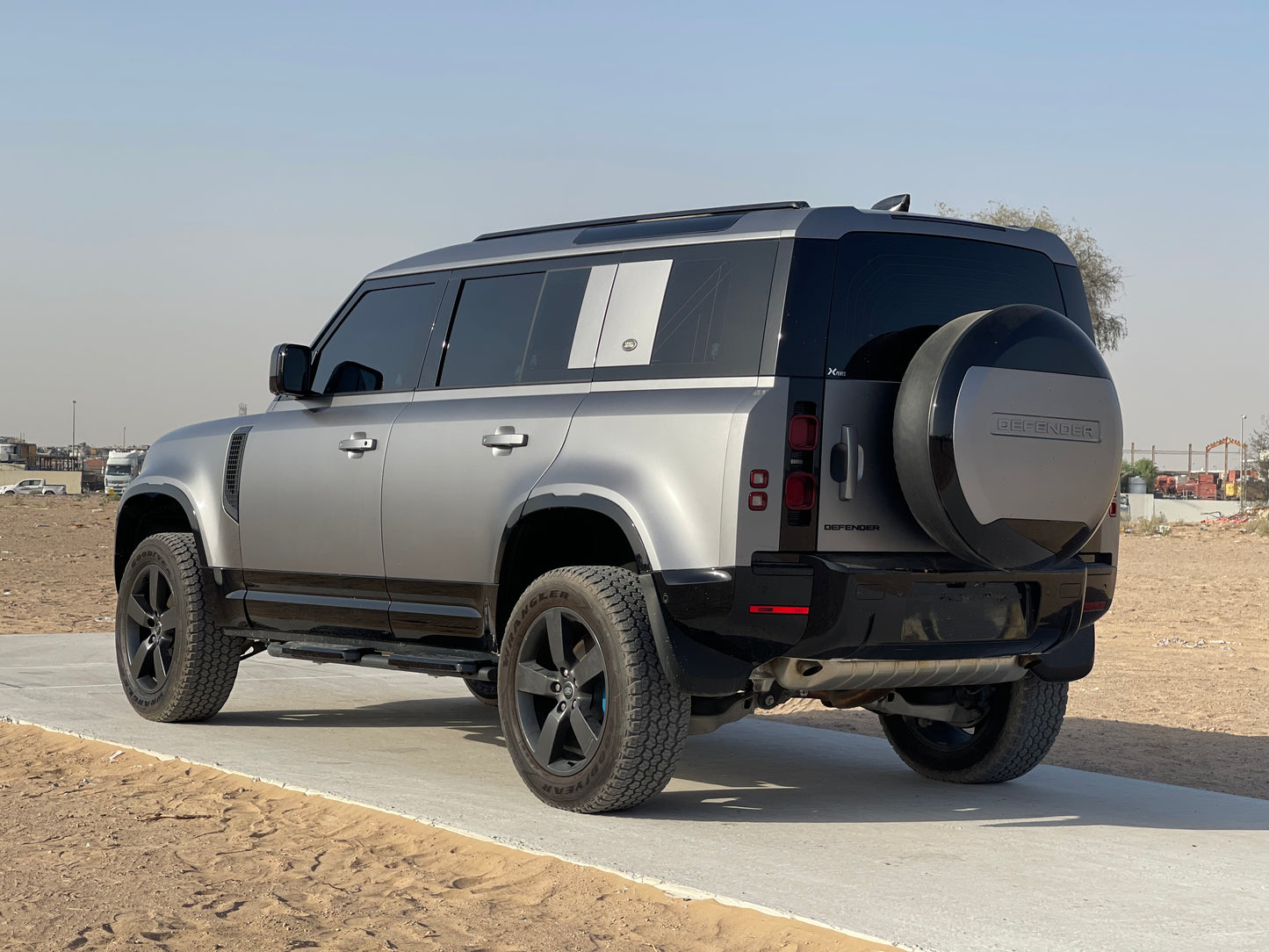 2024 RANGE ROVER DEFENDER - Fast Wheel