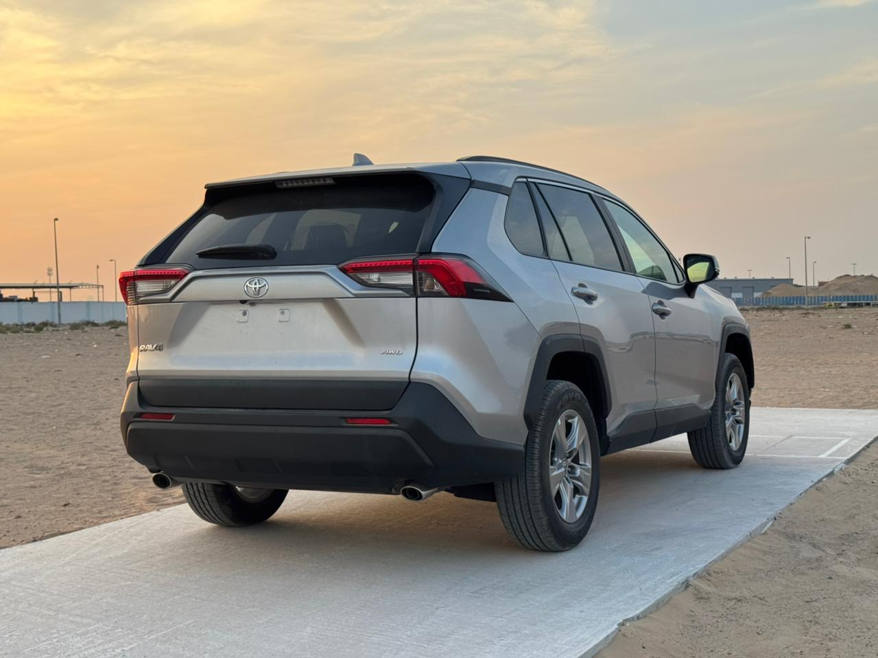 2024 TOYOTA RAV4 XLE - Fast Wheel