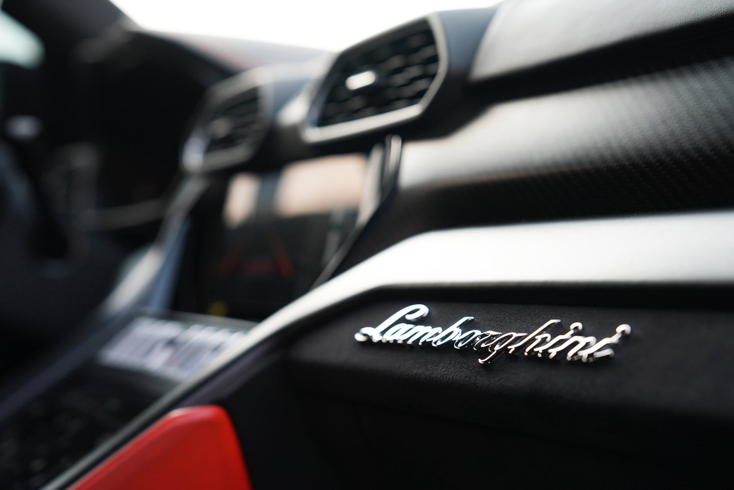 2022 LAMBORGHINI URUS