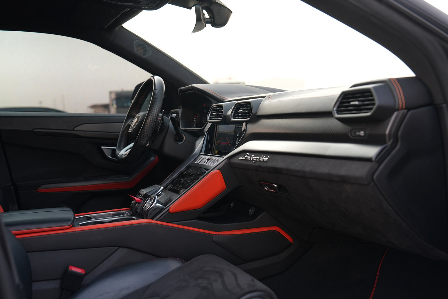 2022 LAMBORGHINI URUS