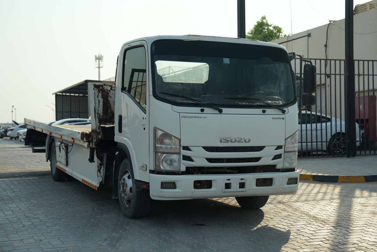 2023 Isuzu NPR recovery - Fast Wheel