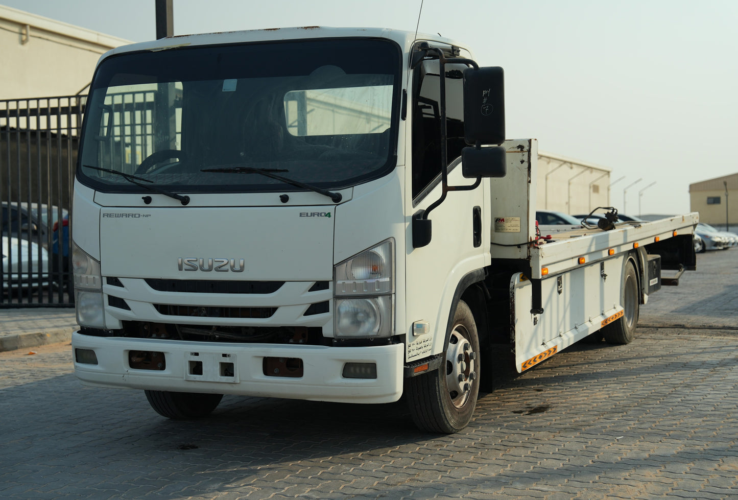 2023 Isuzu NPR recovery - Fast Wheel