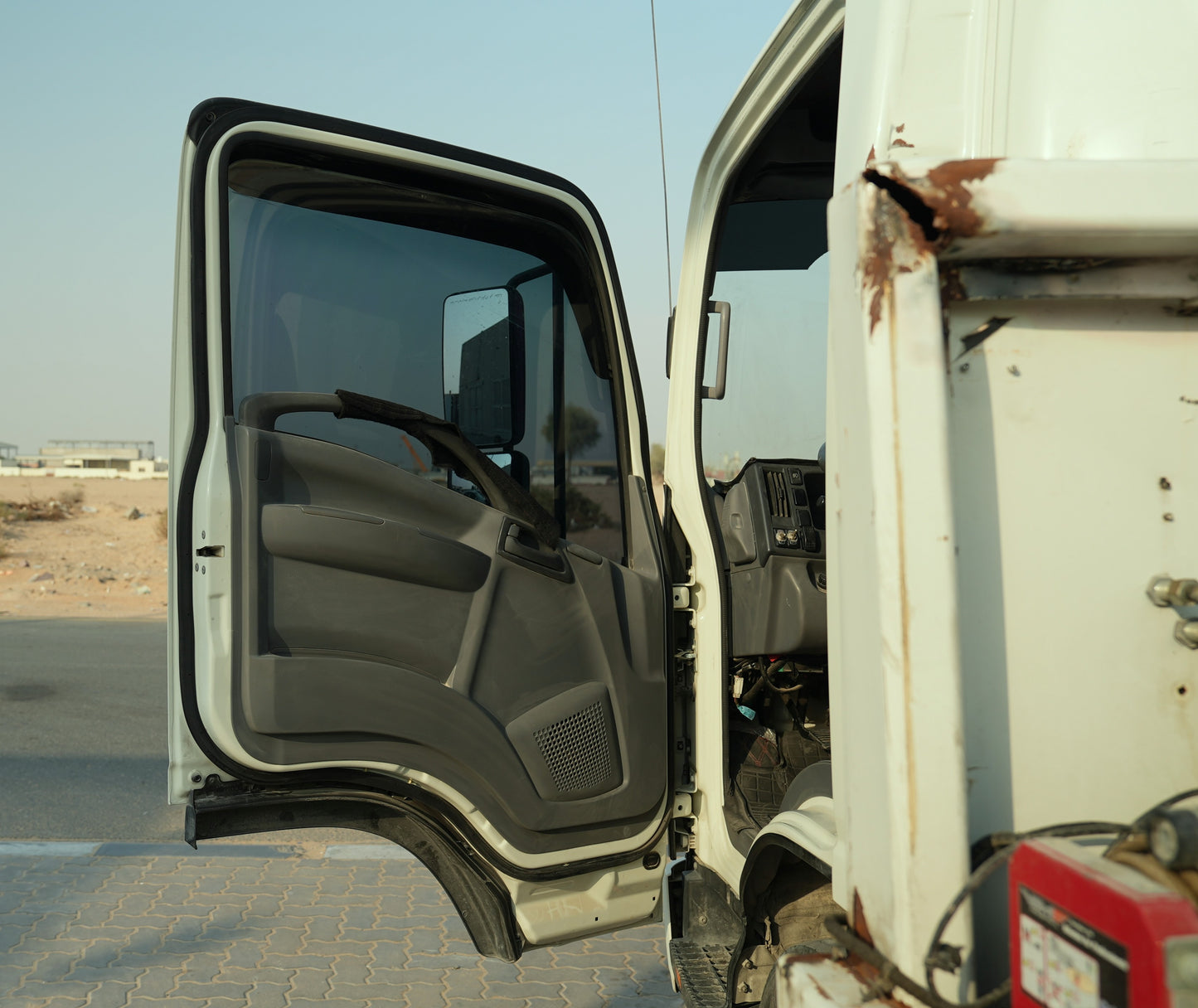 2023 Isuzu NPR recovery - Fast Wheel