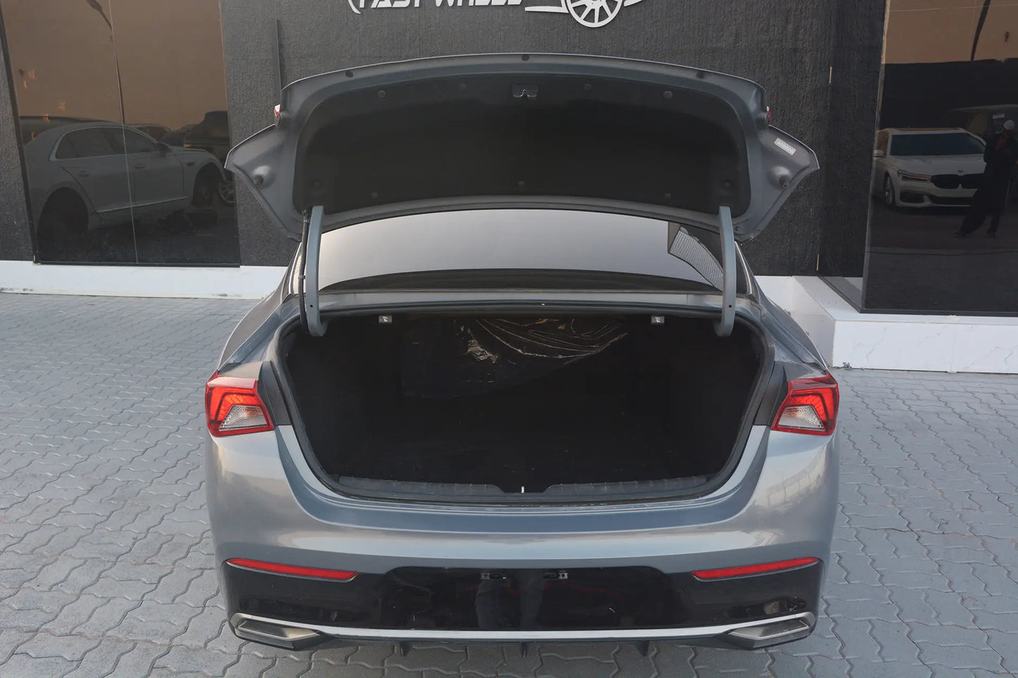 2021 KIA	K5 LXS - Fast Wheel