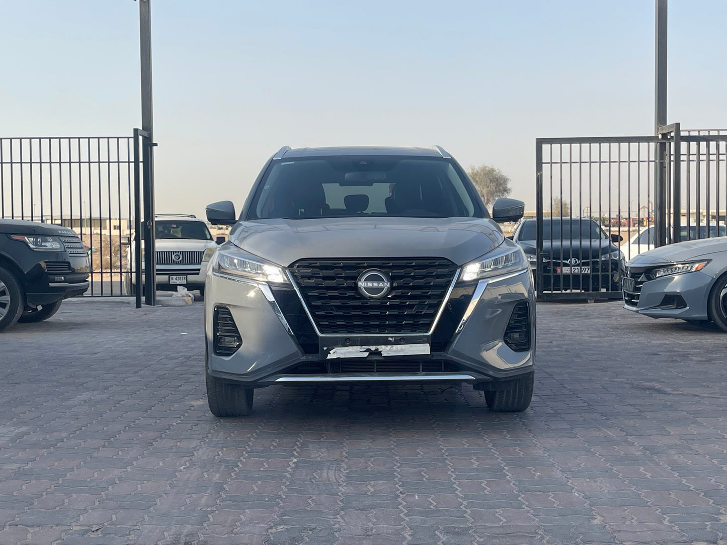 Nissan Kicks 2024 Clean title(GCC) - Fast Wheel