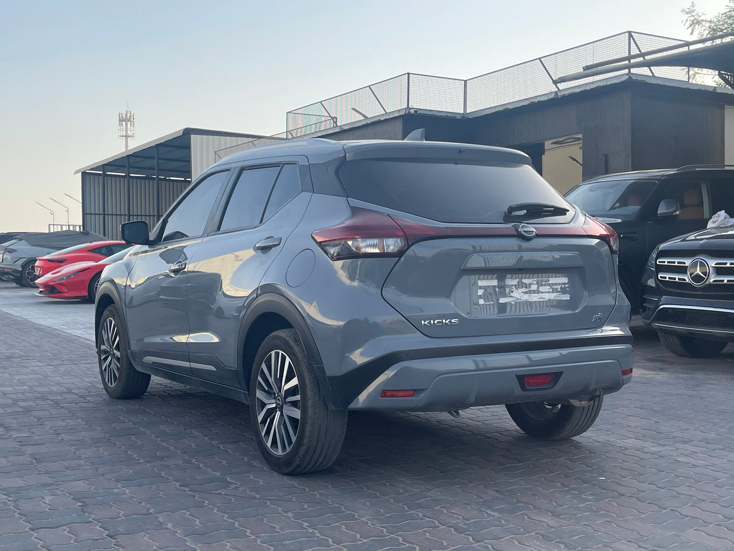 Nissan Kicks 2024 Clean title(GCC) - Fast Wheel