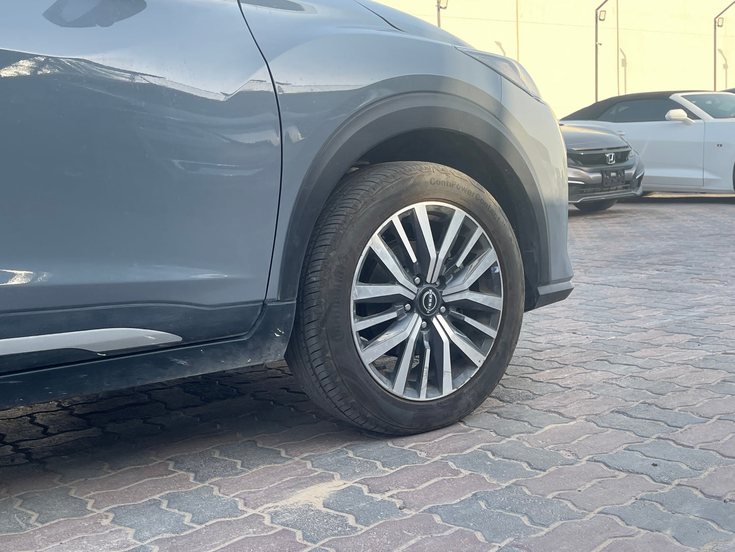 Nissan Kicks 2024 Clean title(GCC) - Fast Wheel
